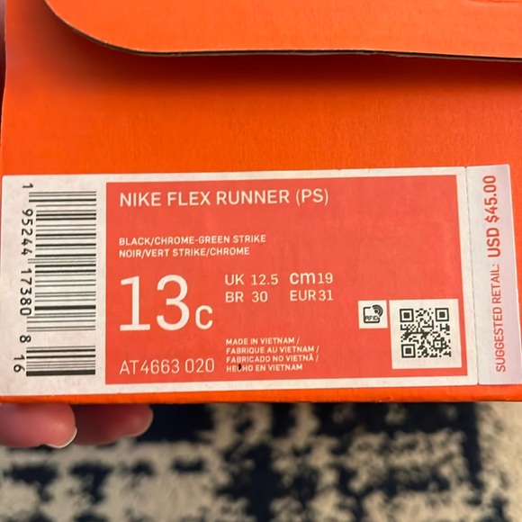 NIB Green and black Nike slip-on little kid size 13c - Picture 2 of 7